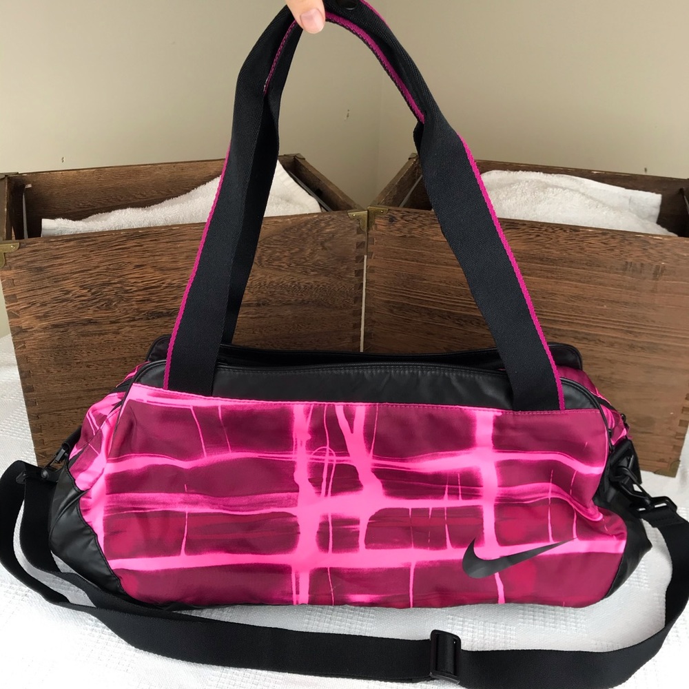 Nike Swoosh Hot Pink Gym Bag W Shoulder Strap